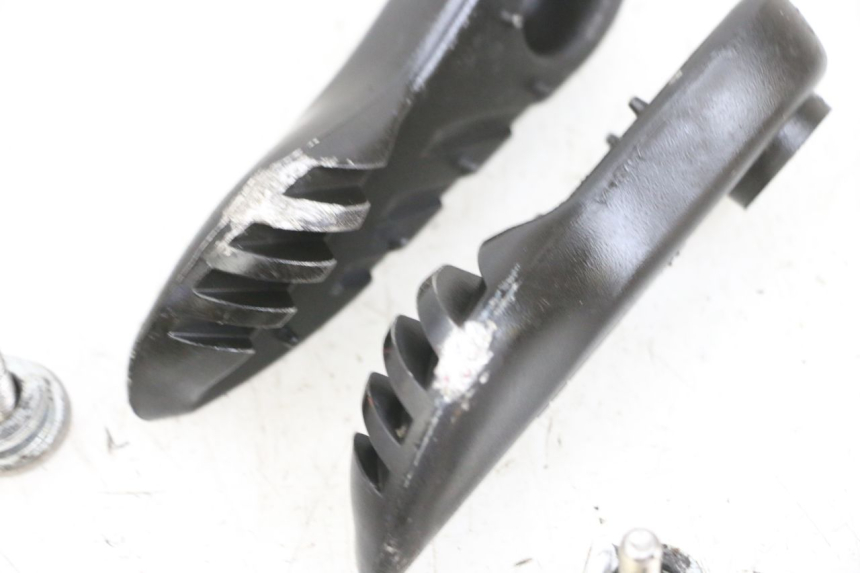 photo de PAAR FUßRASTENHALTER HINTEN YAMAHA BW'S EASY 50 (2013 - 2016) - Zoom auf Gebrauchszustand