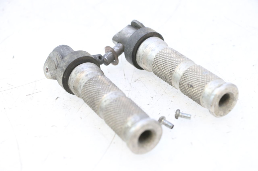 photo de FUSSRASTEN HINTEN HONDA CB F HORNET 600 (2005 - 2006) - Hauptansicht