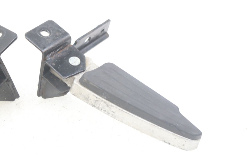 photo de PAAR FUßRASTENHALTER HINTEN PEUGEOT CITYSTAR 125 (2011 - 2017) - Details der Befestigungspunkte