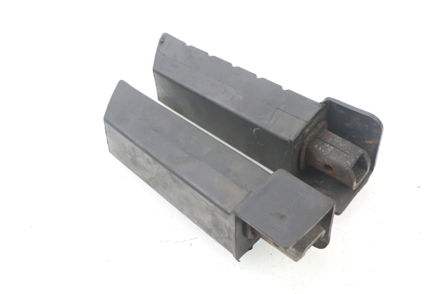 photo de FUSSRASTEN HINTEN HONDA FES PANTHEON 125 (2003 - 2007) - Detailansicht des Bauteils