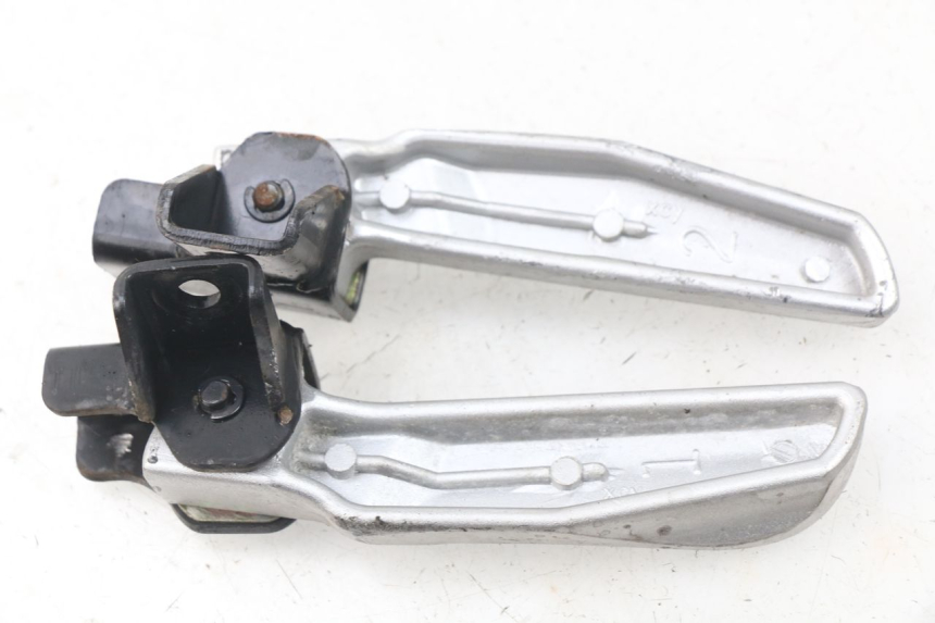 photo de FUSSRASTEN HINTEN SYM FIDDLE 3 III 50 (2014 - 2020) - Zoom auf Gebrauchszustand