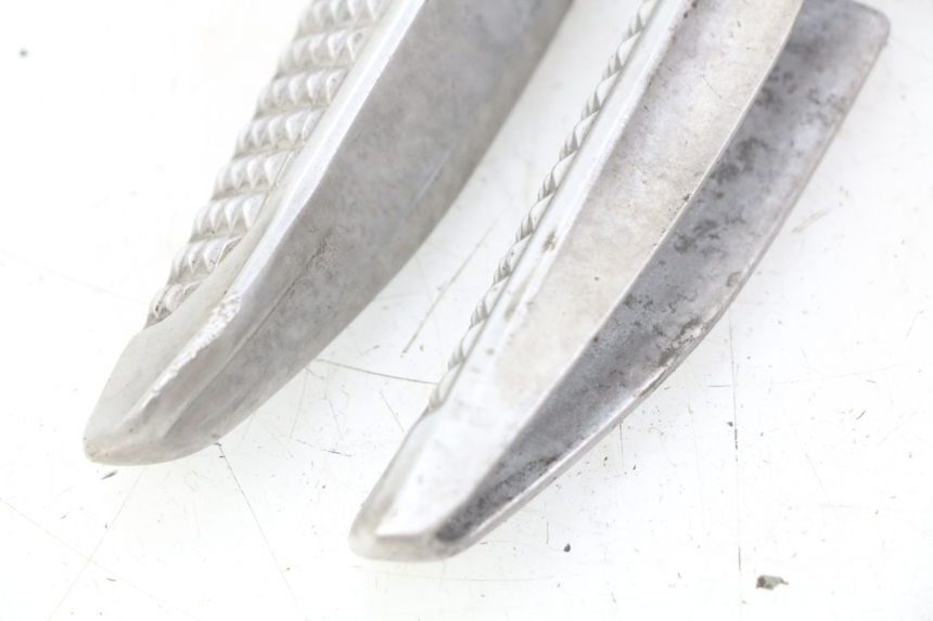 photo de PAAR FUßRASTENHALTER HINTEN HONDA FORZA 125 (2015 - 2016) - Detailansicht des Bauteils