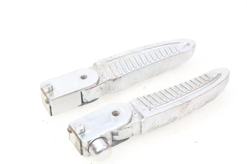 photo de PAAR FUßRASTENHALTER HINTEN EUROCKA GREEN 1 - Details der Befestigungspunkte