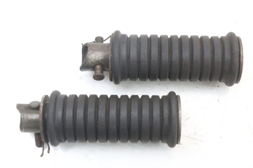 photo de FUSSRASTEN HINTEN SUZUKI GSX E 250 (1982 - 1983) - Zoom auf Gebrauchszustand