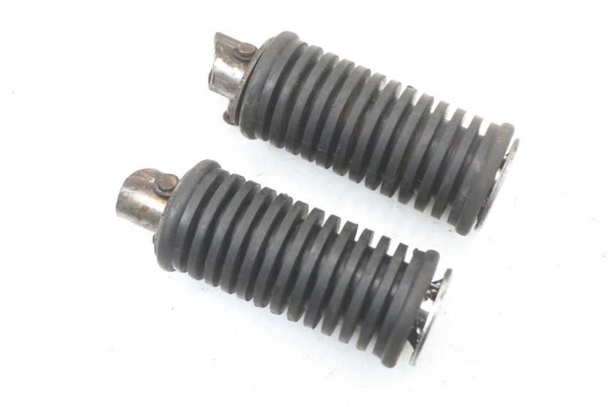 photo de FUSSRASTEN HINTEN SUZUKI GZ MARAUDER 125 (1998 - 2004) - Alternative Perspektive