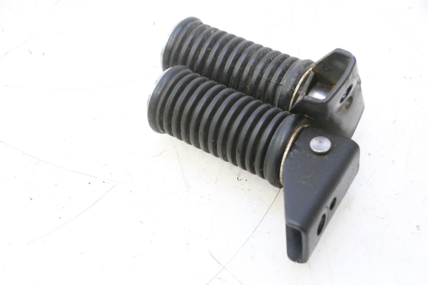 photo de PAAR FUßRASTENHALTER HINTEN KEEWAY HURRICANE 50 (2006 - 2019) - Zoom auf Gebrauchszustand