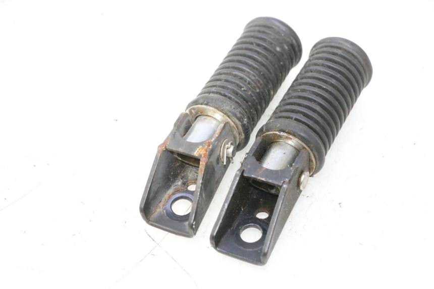 photo de PAAR FUßRASTENHALTER HINTEN KEEWAY HURRICANE 50 (2006 - 2019) - Oberflächenzustand und Material