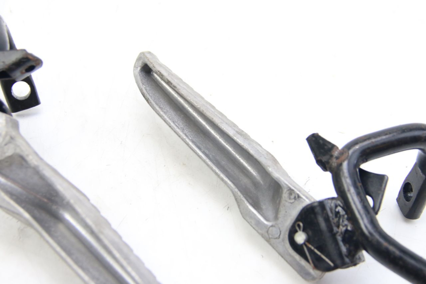 photo de PAAR FUßRASTENHALTER HINTEN REVATTO IMPERATOR 125 (2007 - 2015) - Alternative Perspektive