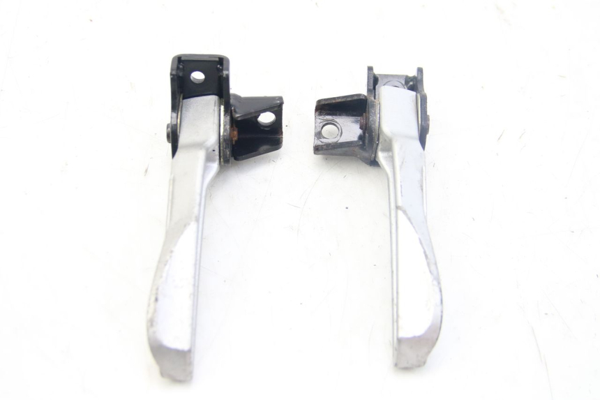 photo de PAAR FUßRASTENHALTER HINTEN SYM JET 4 4T 50 (2018 - 2021) - Zoom auf Gebrauchszustand