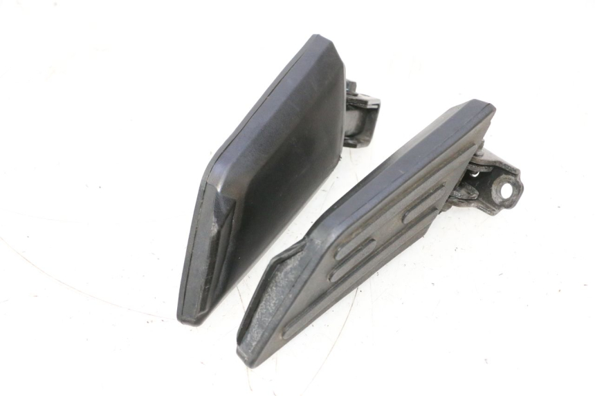 photo de PAAR FUßRASTENHALTER HINTEN PEUGEOT KISBEE 2T 50 (2010 - 2017) - Zoom auf Gebrauchszustand