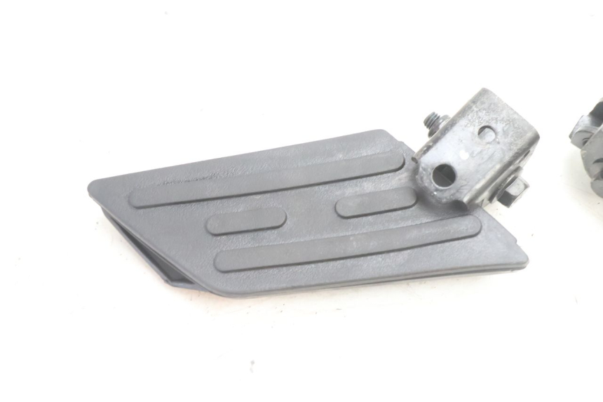 photo de PAAR FUßRASTENHALTER HINTEN PEUGEOT KISBEE 2T 50 (2010 - 2017) - Alternative Perspektive