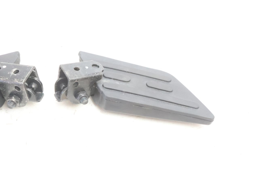 photo de PAAR FUßRASTENHALTER HINTEN PEUGEOT KISBEE 2T 50 (2010 - 2017) - Oberflächenzustand und Material