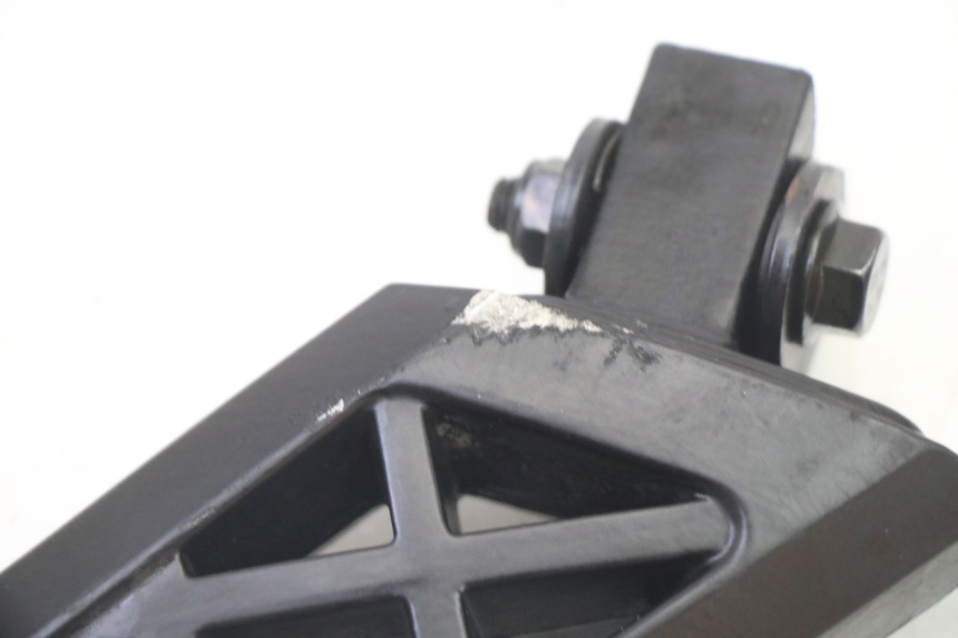 photo de PAAR FUßRASTENHALTER HINTEN PEUGEOT KISBEE 4T 50 (2018 - 2022) - Charakteristische Merkmale