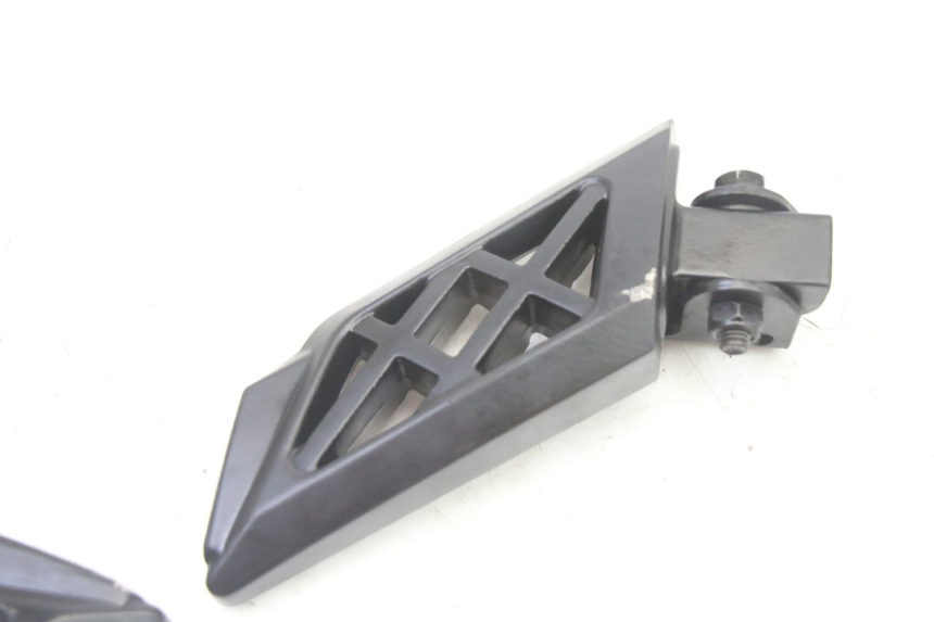 photo de PAAR FUßRASTENHALTER HINTEN PEUGEOT KISBEE 4T 50 (2018 - 2022) - Details der Befestigungspunkte