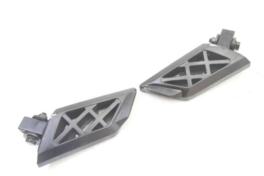 photo de PAAR FUßRASTENHALTER HINTEN PEUGEOT KISBEE 4T 50 (2018 - 2022) - Oberflächenzustand und Material