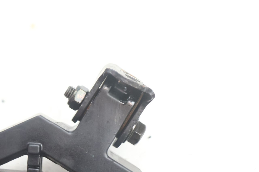 photo de PAAR FUßRASTENHALTER HINTEN PEUGEOT KISBEE 4T 50 (2018 - 2022) - Charakteristische Merkmale