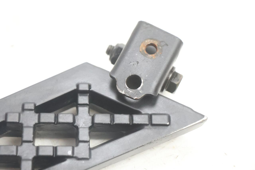 photo de PAAR FUßRASTENHALTER HINTEN PEUGEOT KISBEE 4T 50 (2018 - 2022) - Details der Befestigungspunkte