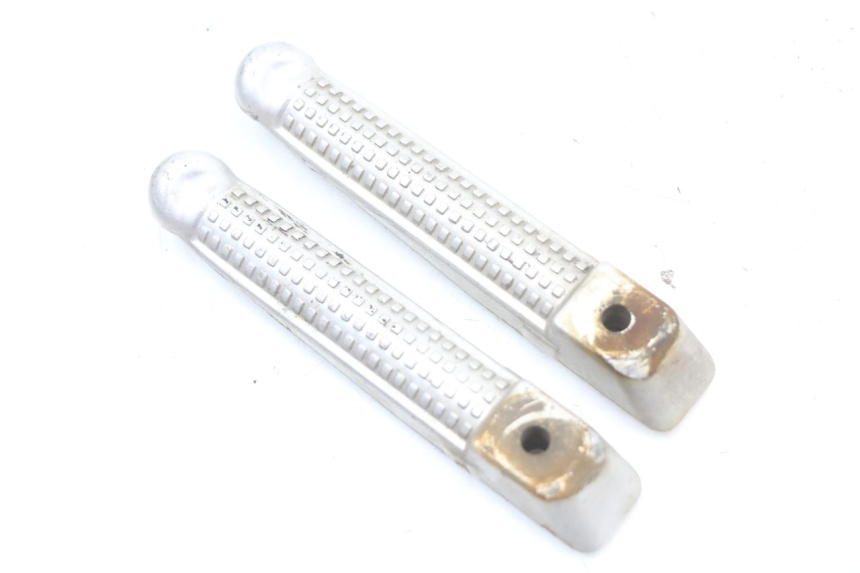 photo de FUSSRASTEN HINTEN RENAULT KOURANOS 125 (2001 - 2004) - Alternative Perspektive