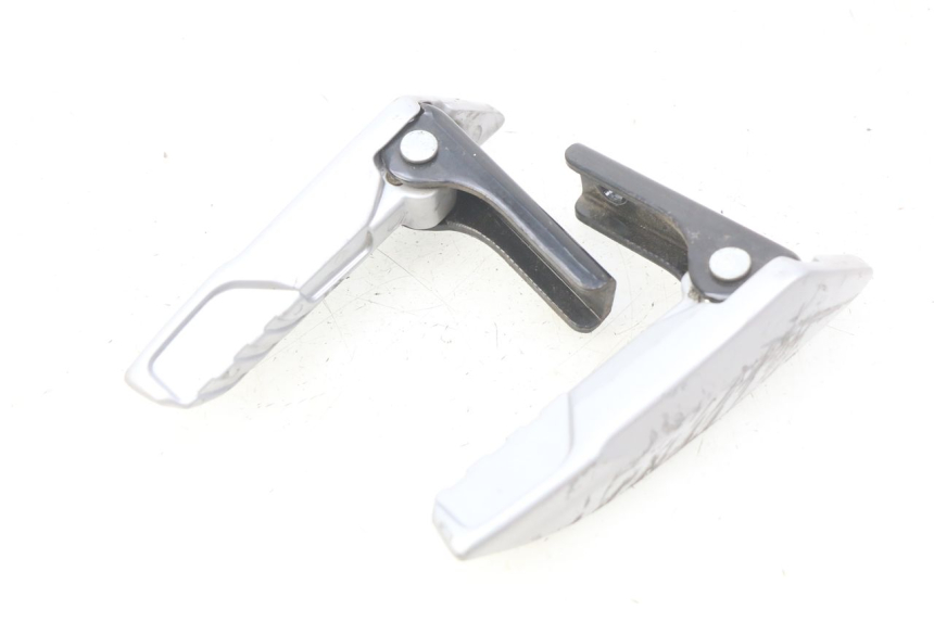 photo de PAAR FUßRASTENHALTER HINTEN PIAGGIO LIBERTY IGET 4T 50 (2015 - 2020) - Hauptansicht