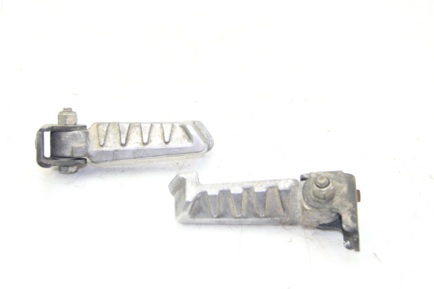 photo de PAAR FUßRASTENHALTER HINTEN PEUGEOT LUDIX 50 (2008 - 2017) - Zoom auf Gebrauchszustand