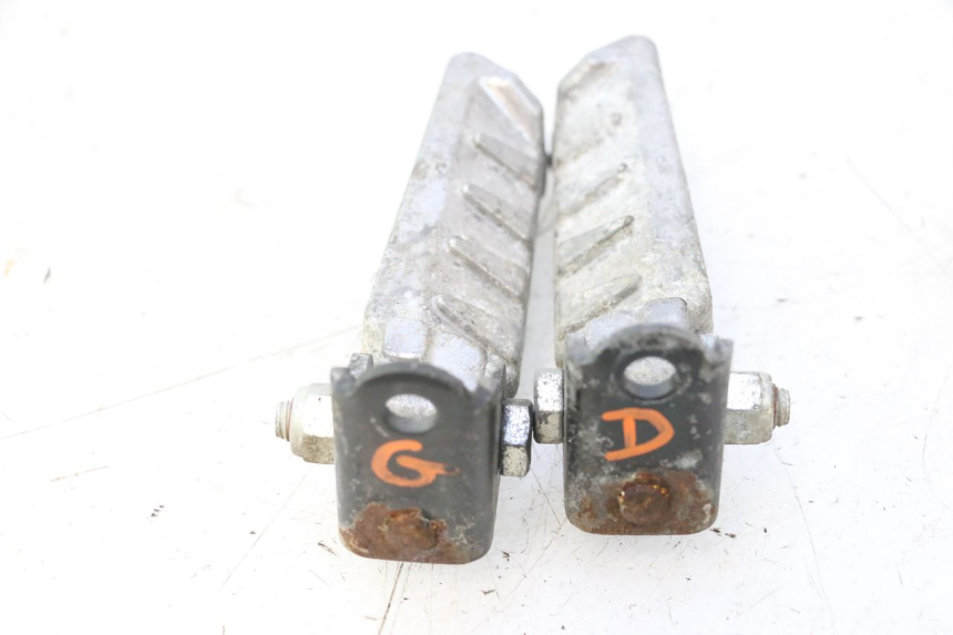 photo de FUSSRASTEN HINTEN PEUGEOT LUDIX ONE 50 (2004 - 2013) - Technische Nahaufnahme