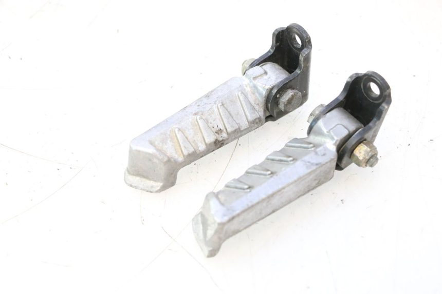 photo de FUSSRASTEN HINTEN PEUGEOT LUDIX ONE 50 (2004 - 2006) - Hauptansicht