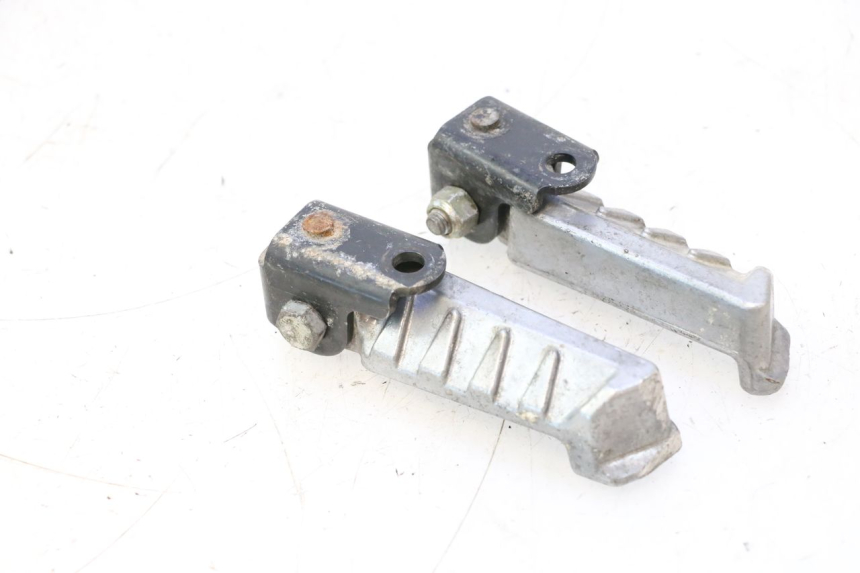 photo de FUSSRASTEN HINTEN PEUGEOT LUDIX ONE 50 (2004 - 2006) - Detailansicht des Bauteils