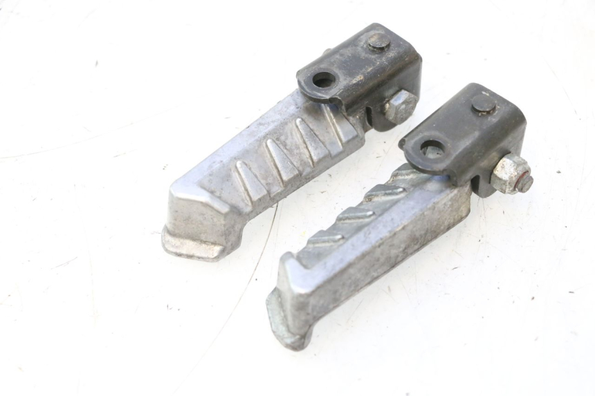 photo de PAAR FUßRASTENHALTER HINTEN PEUGEOT LUDIX SNAKE 2T 50 (2004 - 2014) - Detailansicht des Bauteils