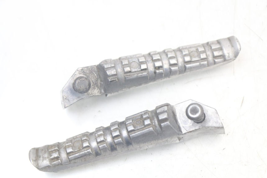 photo de FUSSRASTEN HINTEN MBK MACH G AC 50 (2002 - 2014) - Hauptansicht