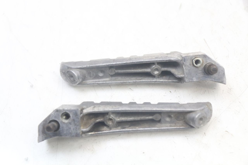 photo de FUSSRASTEN HINTEN MBK MACH G AC 50 (2002 - 2014) - Technische Nahaufnahme