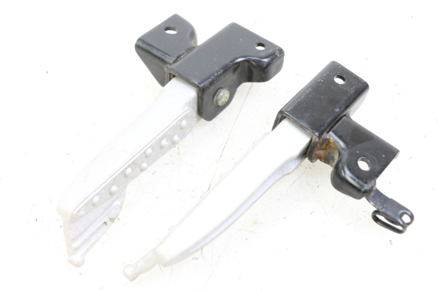 photo de PAAR FUßRASTENHALTER HINTEN SYM MIO 50 (2011 - 2017) - Detailansicht des Bauteils