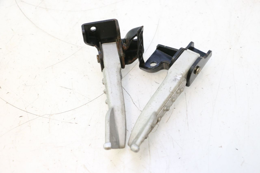 photo de FUSSRASTEN HINTEN SYM MIO 50 (2005 - 2010) - Detailansicht des Bauteils