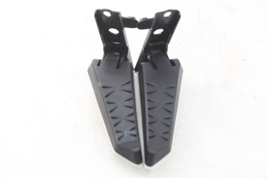 photo de FUSSRASTEN HINTEN MBK MW TRYPTIK 125 (2017 - 2022) - Weitere Ansicht des Artikels