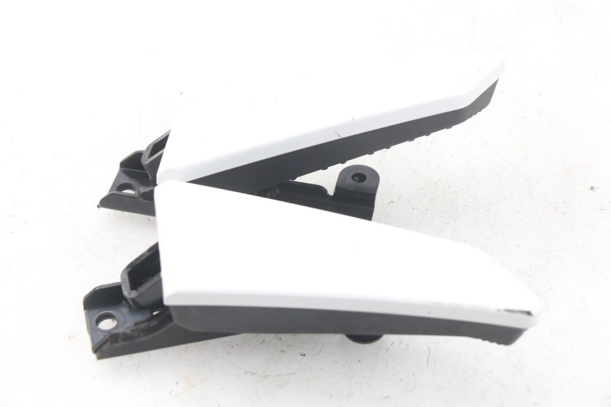 photo de FUSSRASTEN HINTEN MBK MW TRYPTIK 125 (2017 - 2022) - Details der Befestigungspunkte