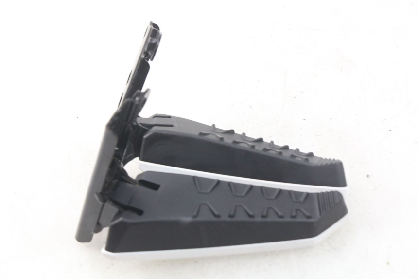 photo de FUSSRASTEN HINTEN MBK MW TRYPTIK 125 (2017 - 2022) - Oberflächenzustand und Material