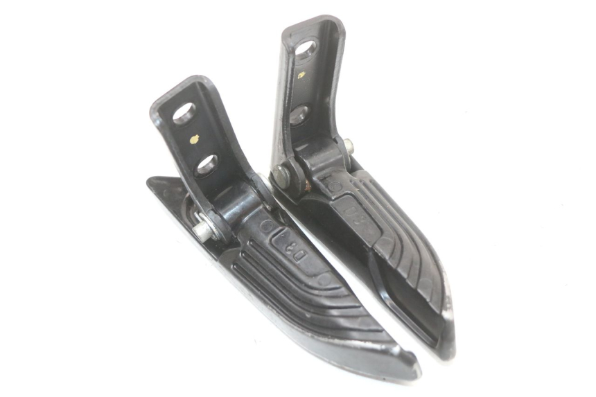 photo de PAAR FUßRASTENHALTER HINTEN PIAGGIO NEW TYPHOON 50 (2018 - 2021) - Details der Befestigungspunkte