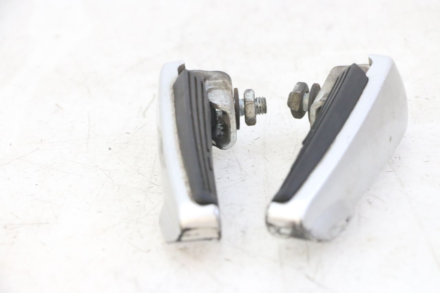 photo de PAAR FUßRASTENHALTER HINTEN GILERA NEXUS 125 (2009 - 2013) - Zoom auf Gebrauchszustand