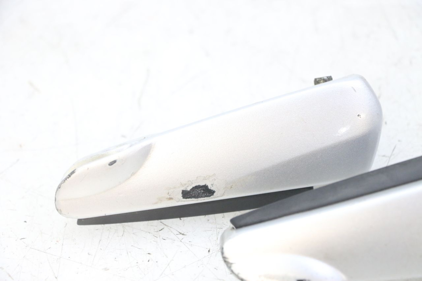 photo de PAAR FUßRASTENHALTER HINTEN GILERA NEXUS 125 (2009 - 2013) - Gesamtansicht des Produkts