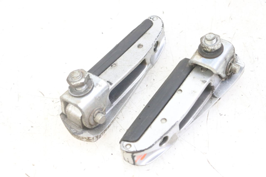 photo de PAAR FUßRASTENHALTER HINTEN GILERA NEXUS 125 (2009 - 2013) - Geprüftes Gebrauchtteil