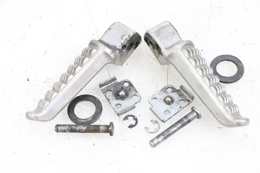 photo de FUSSRASTEN HINTEN KAWASAKI NINJA 400 (2018 - 2023) - Detailansicht des Bauteils