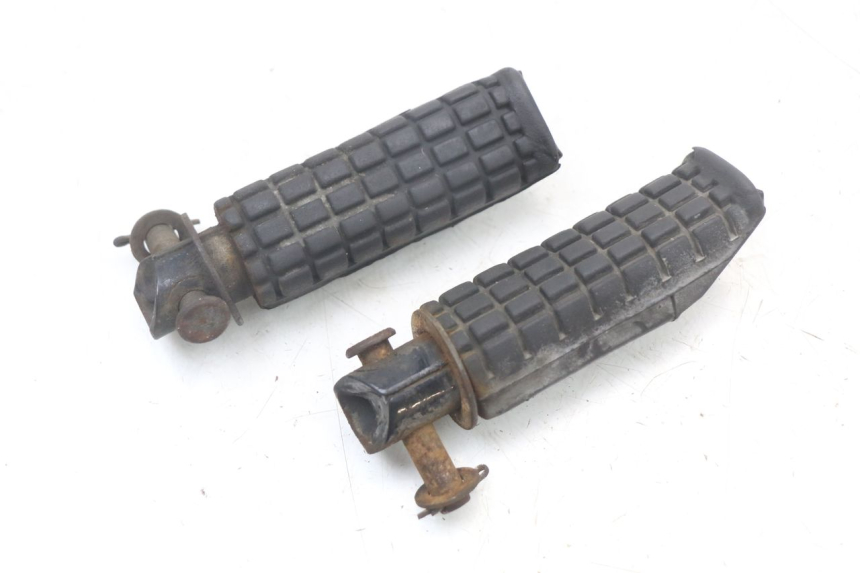 photo de PAAR FUßRASTENHALTER HINTEN HONDA NTV DEAUVILLE 650 (1998 - 2001) - Zoom auf Gebrauchszustand