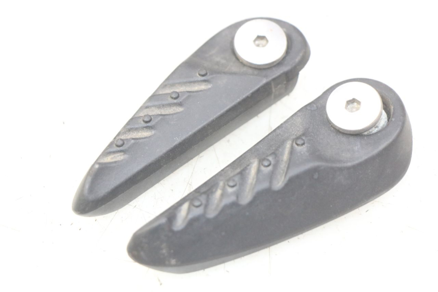 photo de PAAR FUßRASTENHALTER HINTEN MBK OVETTO 2T 50 (2007 - 2017) - Zoom auf Gebrauchszustand