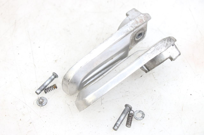 photo de PAAR FUßRASTENHALTER HINTEN HONDA PCX (JF28) 125 (2009 - 2011) - Alternative Perspektive