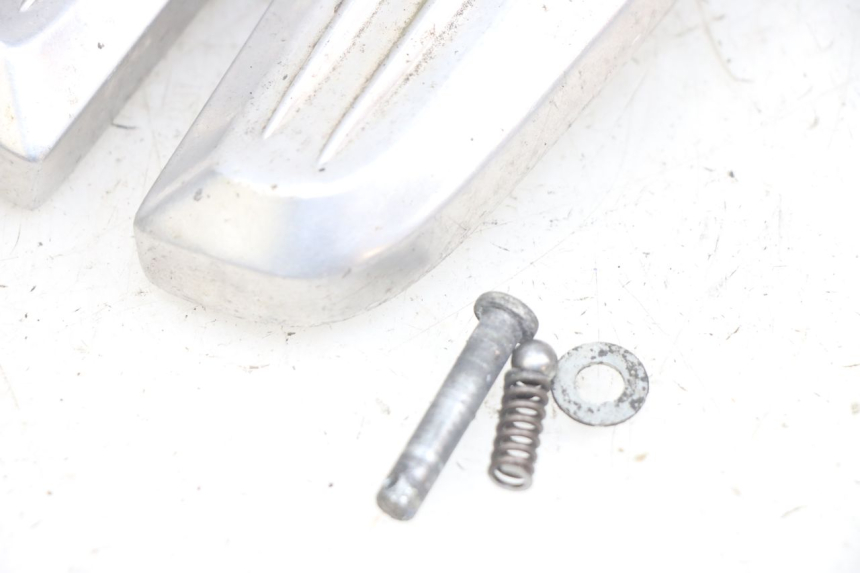 photo de PAAR FUßRASTENHALTER HINTEN HONDA PCX (JF28) 125 (2009 - 2011) - Technische Nahaufnahme