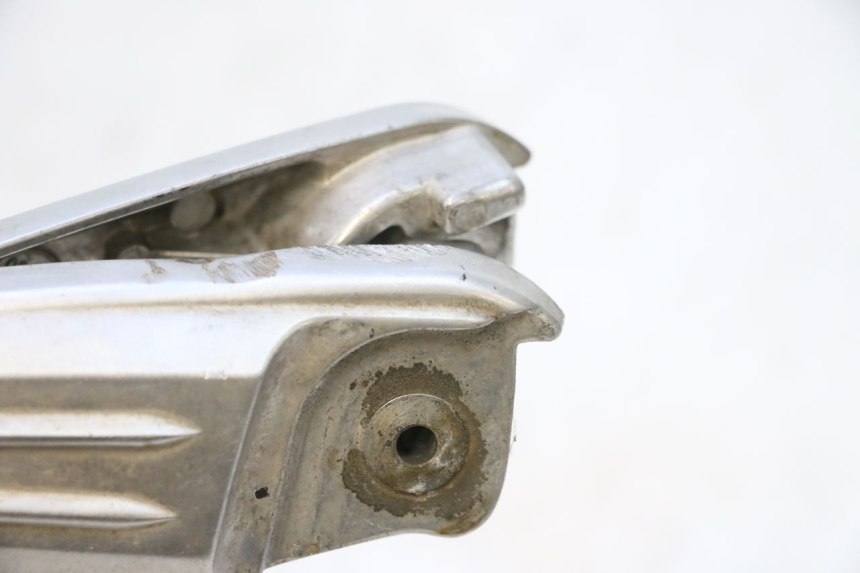 photo de FUSSRASTEN HINTEN HONDA PCX (JF57/JF64) 125 (2014 - 2018) - Detailansicht des Bauteils