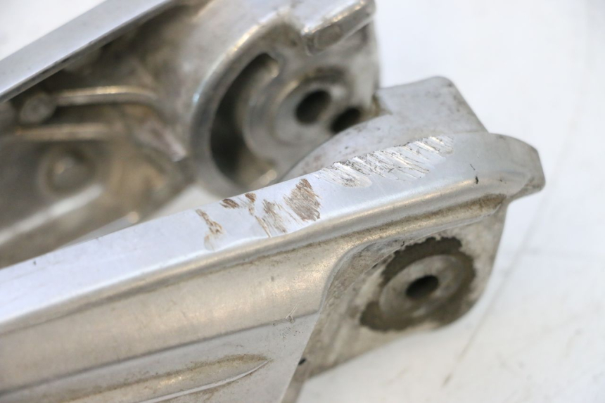 photo de FUSSRASTEN HINTEN HONDA PCX (JF57/JF64) 125 (2014 - 2018) - Zoom auf Gebrauchszustand