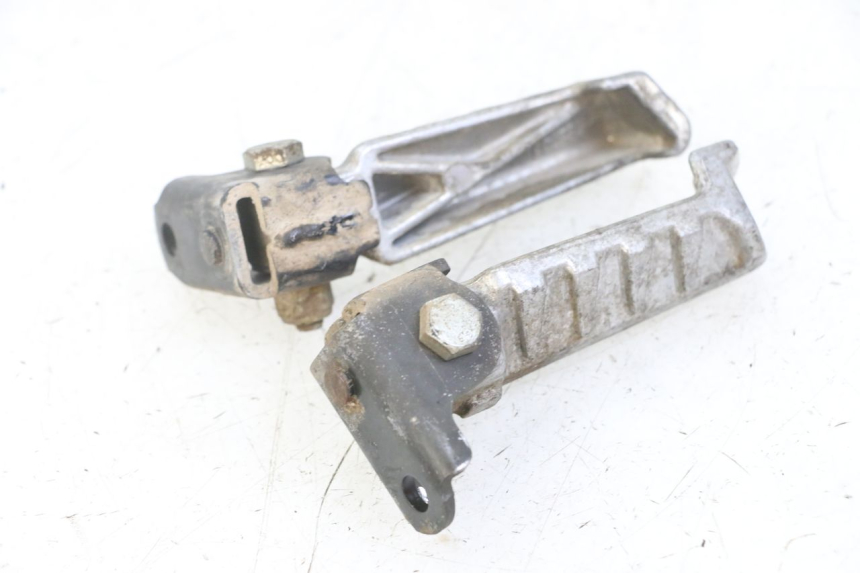 photo de FUSSRASTEN HINTEN PEUGEOT LUDIX ONE 50 (2005 - 2008) - Zoom auf Gebrauchszustand