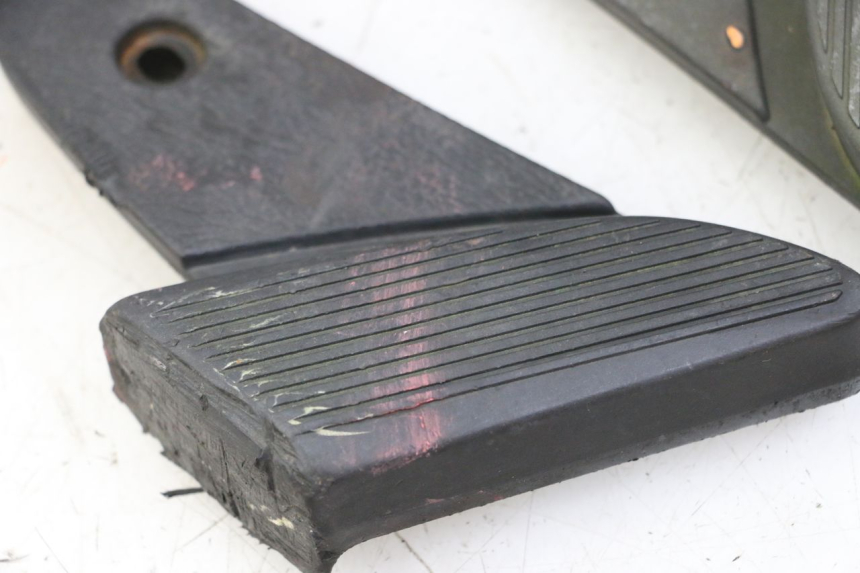 photo de PAAR FUßRASTENHALTER HINTEN PIAGGIO VESPA S 2T 50 (2007 - 2014) - Detailansicht des Bauteils