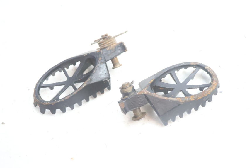 photo de FUSSRASTEN HINTEN APOLLO RFZ 125 - Oberflächenzustand und Material