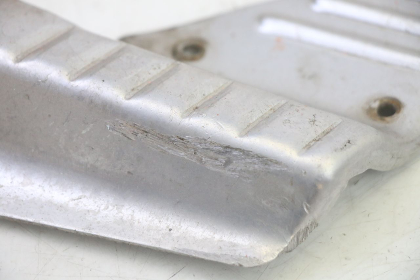 photo de FUSSRASTEN HINTEN TNT MOTOR ROMA 10' 2T 50 (2011 - 2018) - Oberflächenzustand und Material